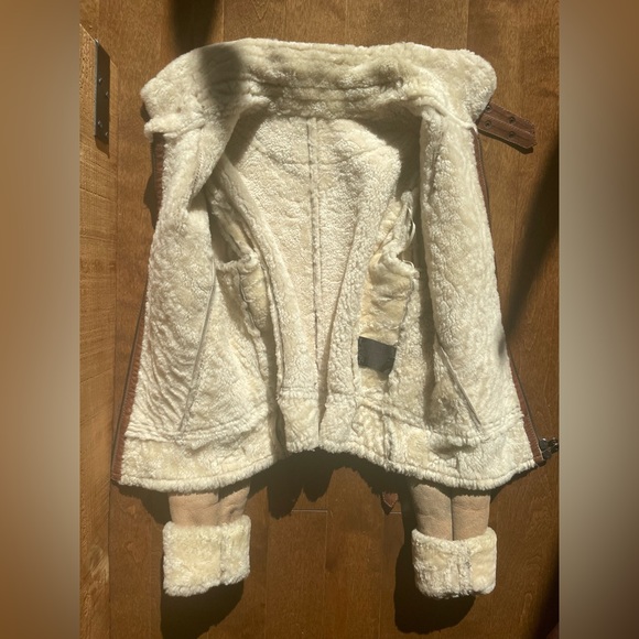 SOLD 🌎 RUDSAK sheepskin beige jacket size S - Picture 3 of 7